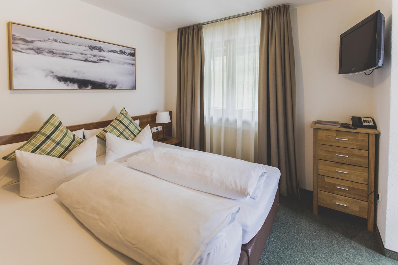 Hotel Montfort 장크트안톤암아를베르크 외부 사진